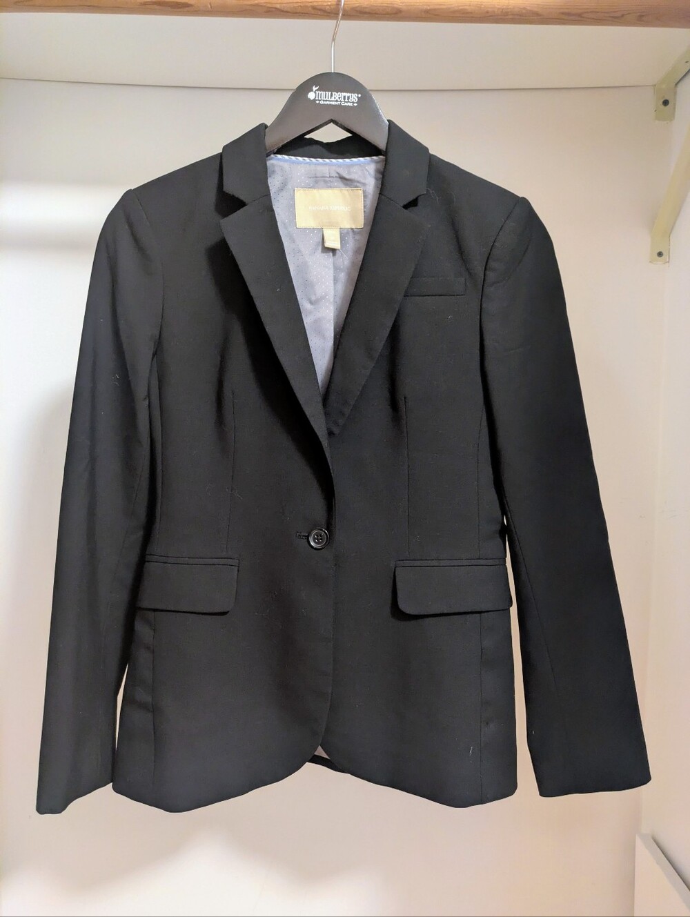 Banana Republic Lightweight Black Wool Stretch Blazer Size 0 Petite